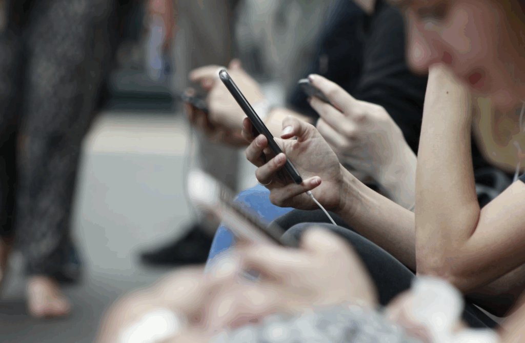 What is Social Search? How Apps Like Instagram Are Changing the Way We Find Information hero image